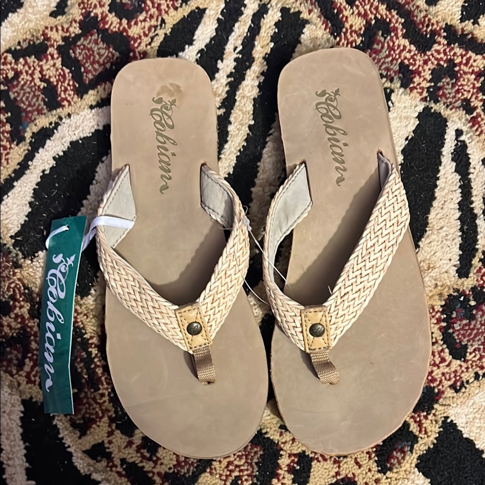 NWT Cobian Tan Flip Flops Comfortable Foam Footbed
